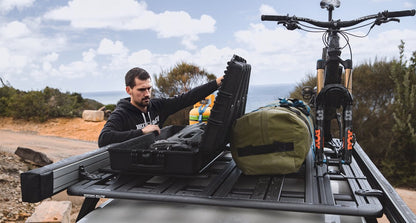 Cargo Case 94L | Coffre de rangement robuste 4x4 - RHINO-RACK - Dacia Duster 2010-2023
