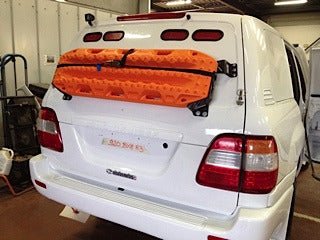 Support de plaques à sable Maxtrax sur le hayon pour Toyota HDJ100 N4-Offroad - Toyota HDJ100