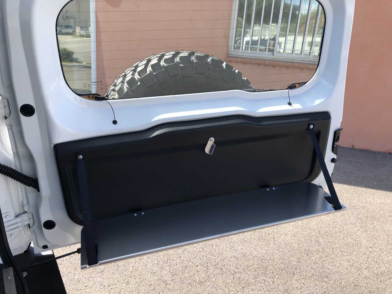 Tablette rabattable sur porte arrière Jimny après 2019 - version sans ouverture depuis l'intérieur N4-Offroad - Suzuki Jimny 2018+