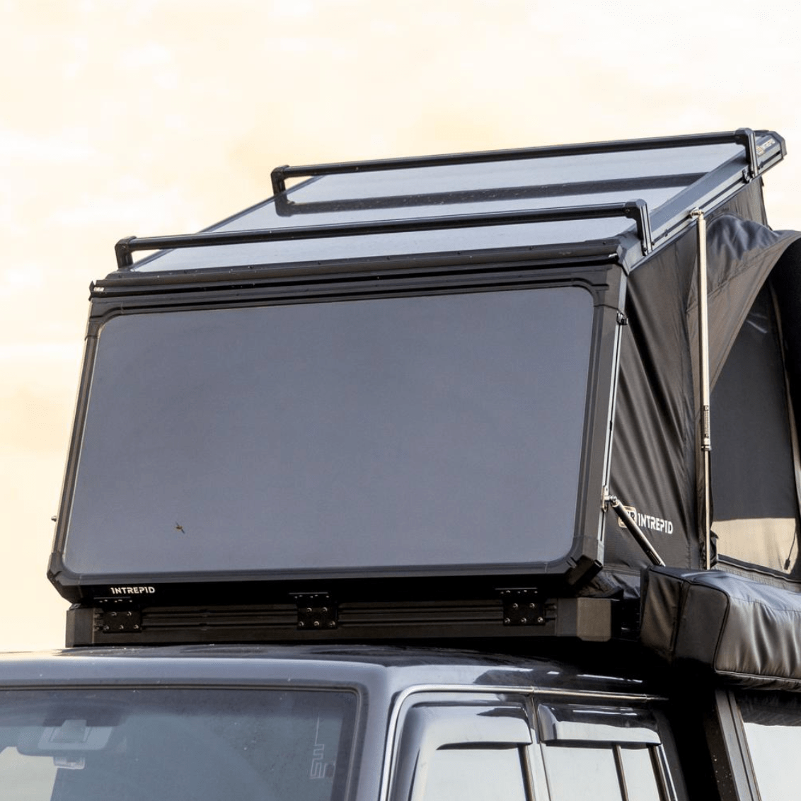 Panneau Solaire Frontal ARB pour Tente de Toit ARB Intrepid 4x4 - BYD Shark 2024+