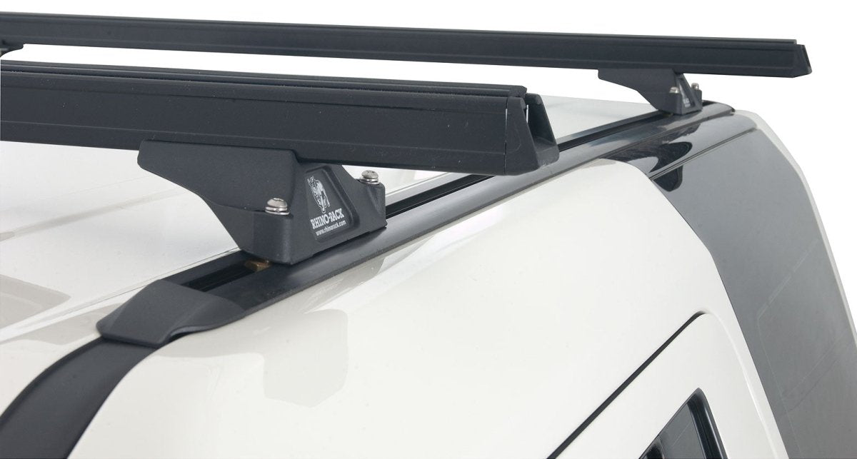Kit 2 barres de toit noire 1375mm Heavy Duty RLTP Trackmount Land Rover Discovery 3 & 4 2005-2017 - RHINO-RACK -