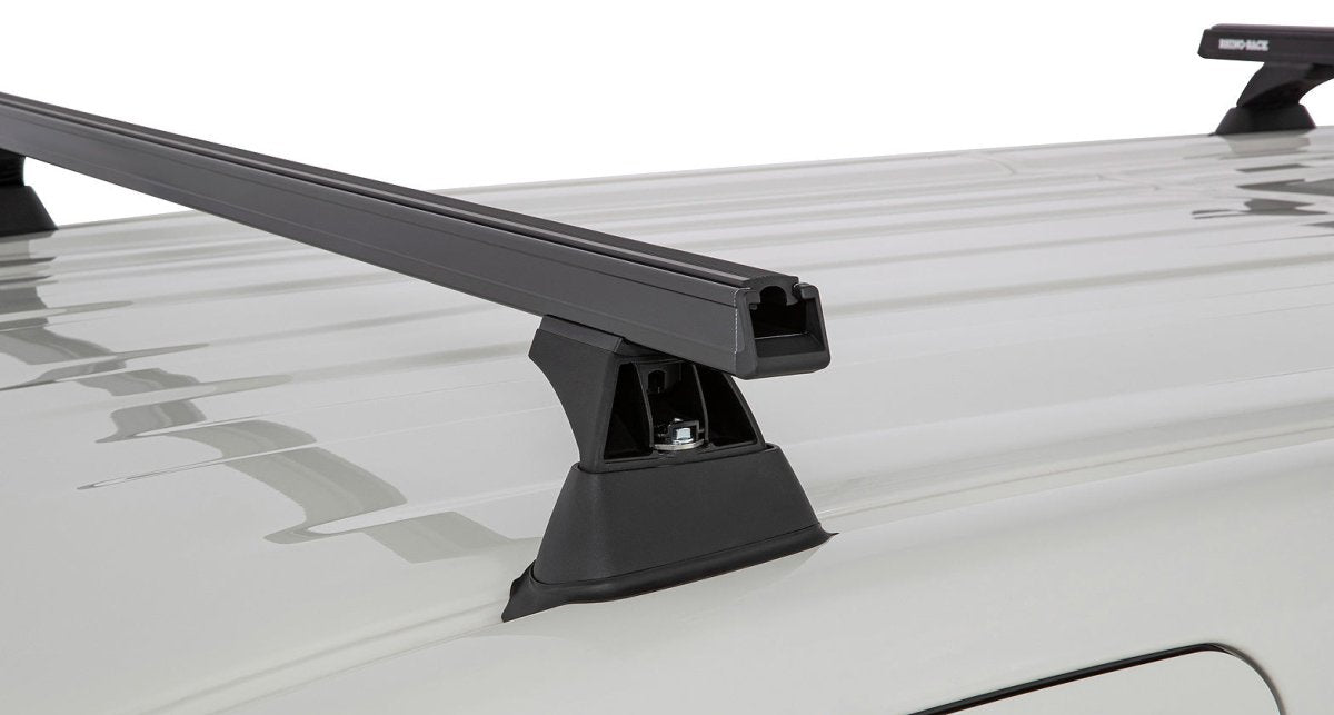 Kit 3 barres de toit noire 1650mm Heavy Duty avec pieds RCH Toyota Hiace Gen VI 2019+ - RHINO-RACK -