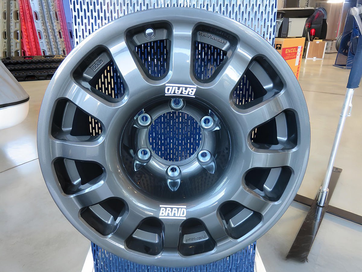 Jante Alu BRAID Fullrace Grise 7x16 6x139.7 ET-25 - Toyota HDJ80