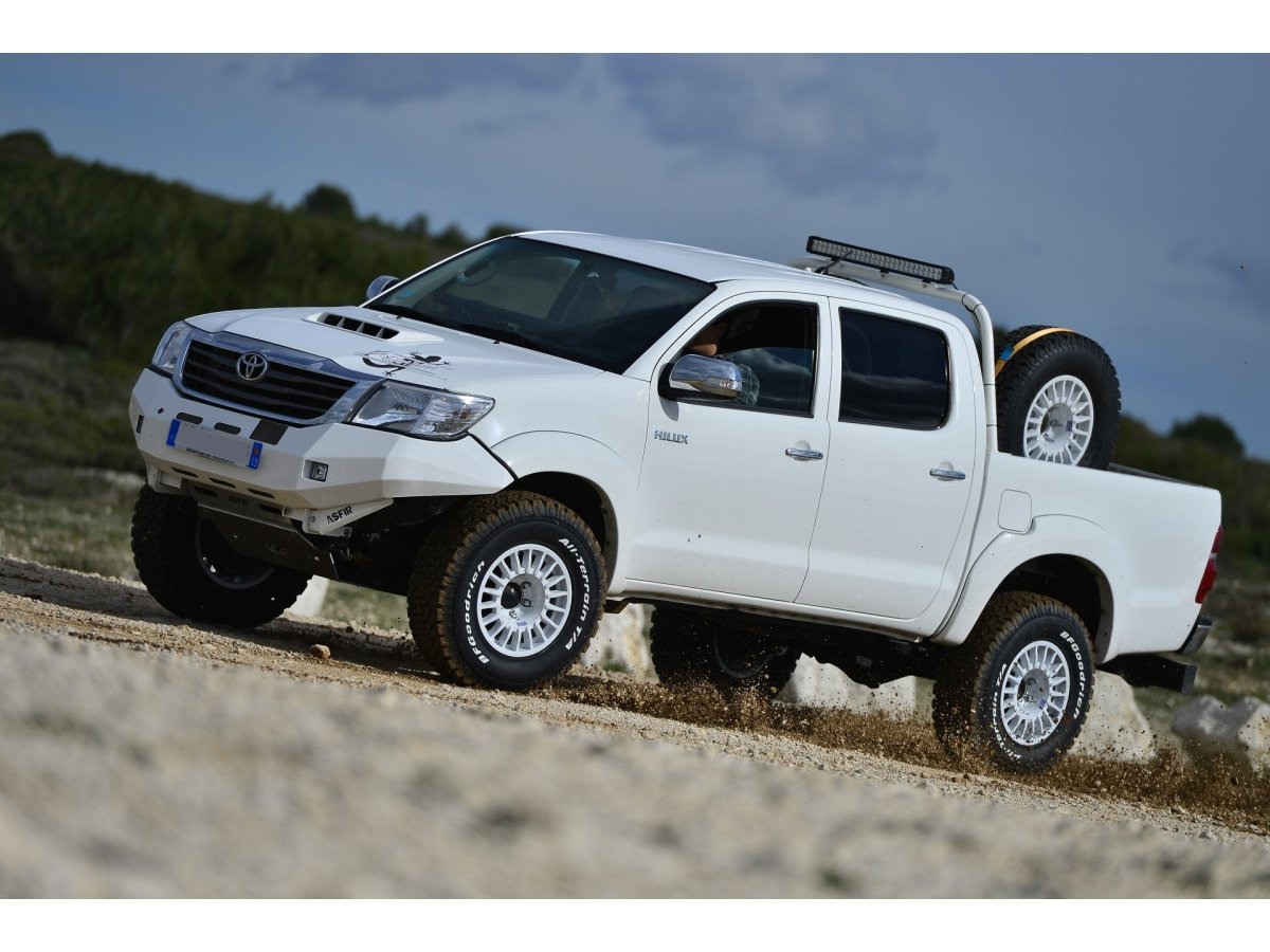 Jante Alu BRAID Winrace Blanche 7x16 6x139.7 ET-10 - Toyota Hilux 1997-2005