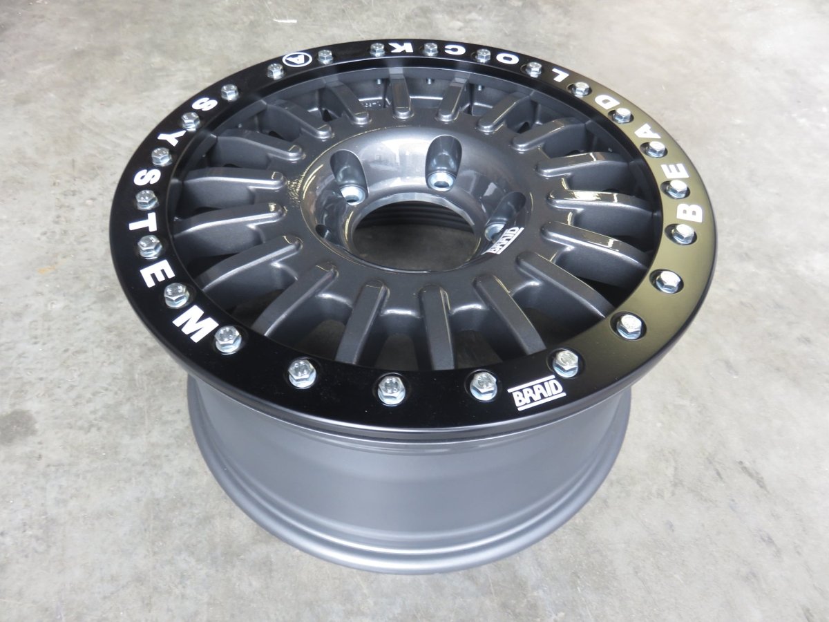 Jante Alu BRAID Winrace Grise 5x17 5x150 ET38 - Toyota LC200