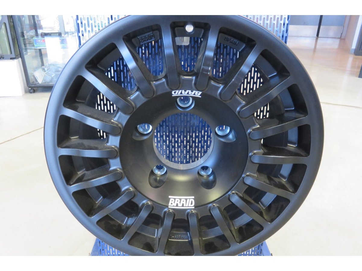 Jante Alu BRAID Winrace Noire 7x16 5x150 ET10 - Toyota HDJ100