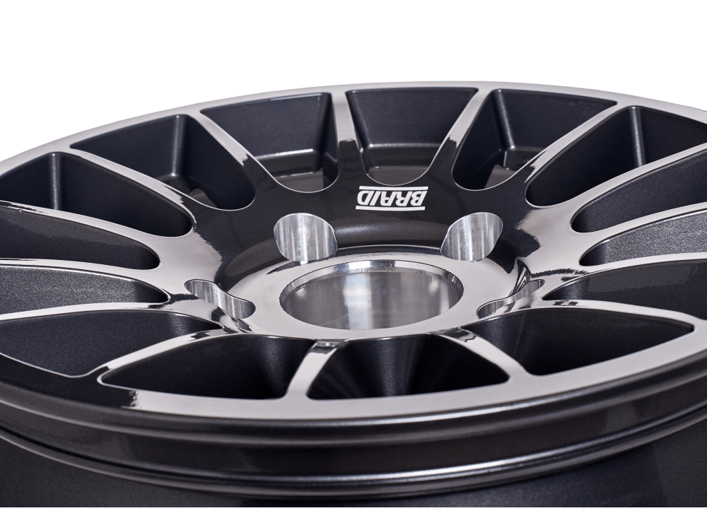 Jante Alu BRAID Winrace S Grise 8x17 6x139.7 ET40 - Toyota Land Cruiser J250