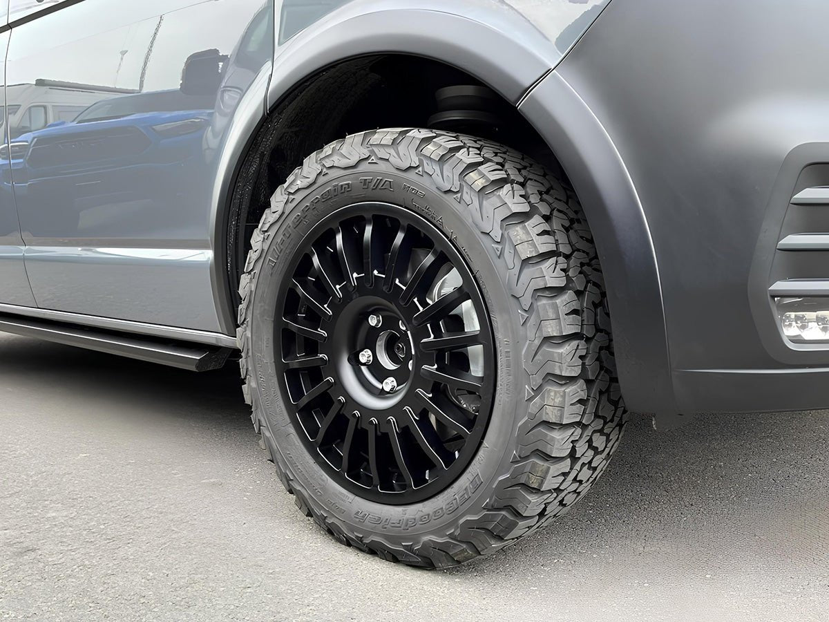 Jante Alu BRAID Winrace T Noire 8x18 6x139.7 ET40 - Toyota Land Cruiser J250