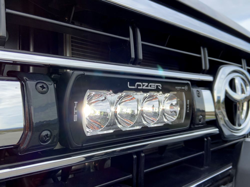 Pack LED Calandre LAZER LAMPS Toyota Land Cruiser 70-Serie 2007-2023 — 2x ST4 Intégré - Toyota 70 Series