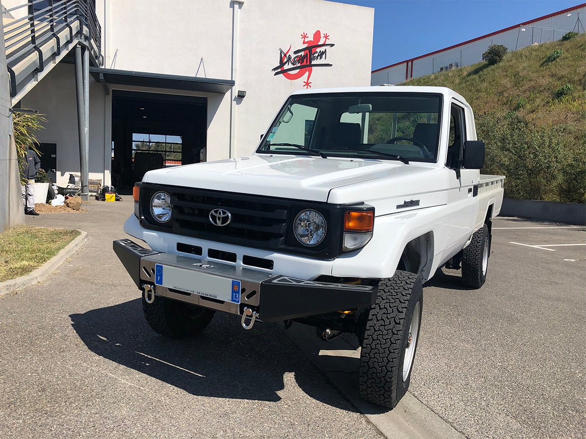 Pare-chocs avant acier Toyota série 7 lames avant 2007 fermé N4-Offroad -