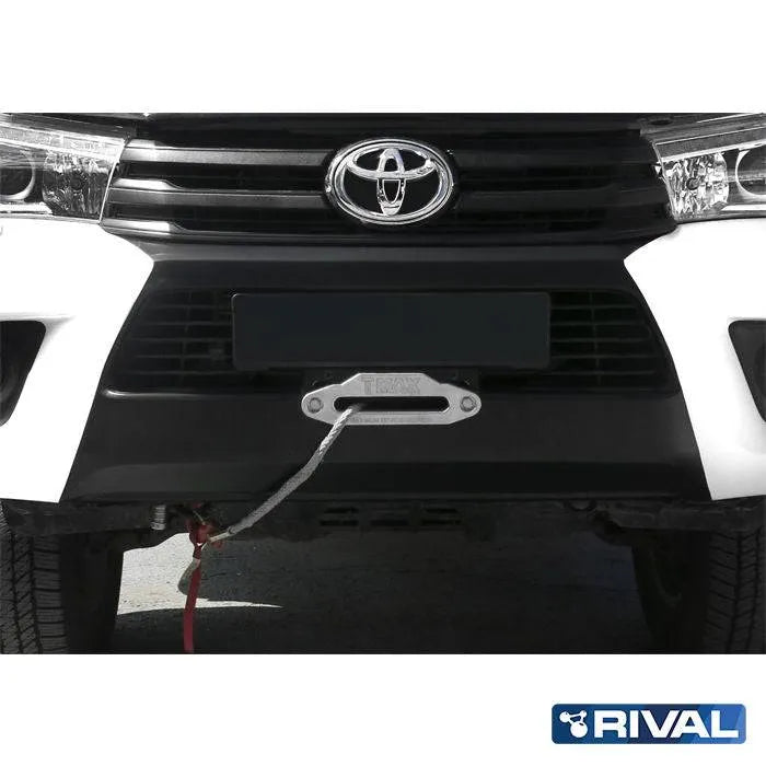 Platine de Treuil Toyota Hilux REVO 2016+ sur PC d'Origine | RIVAL 4X4 - Toyota Hilux 2016+