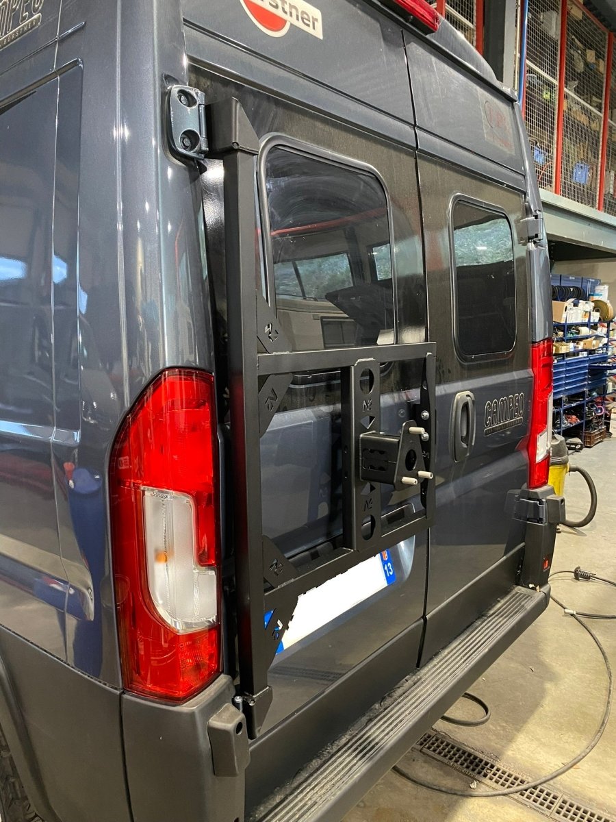 Porte roue de secours en inox sur porte arrière gauche Fiat Ducato-Campeo N4-Offroad - Fiat Ducato 2006+