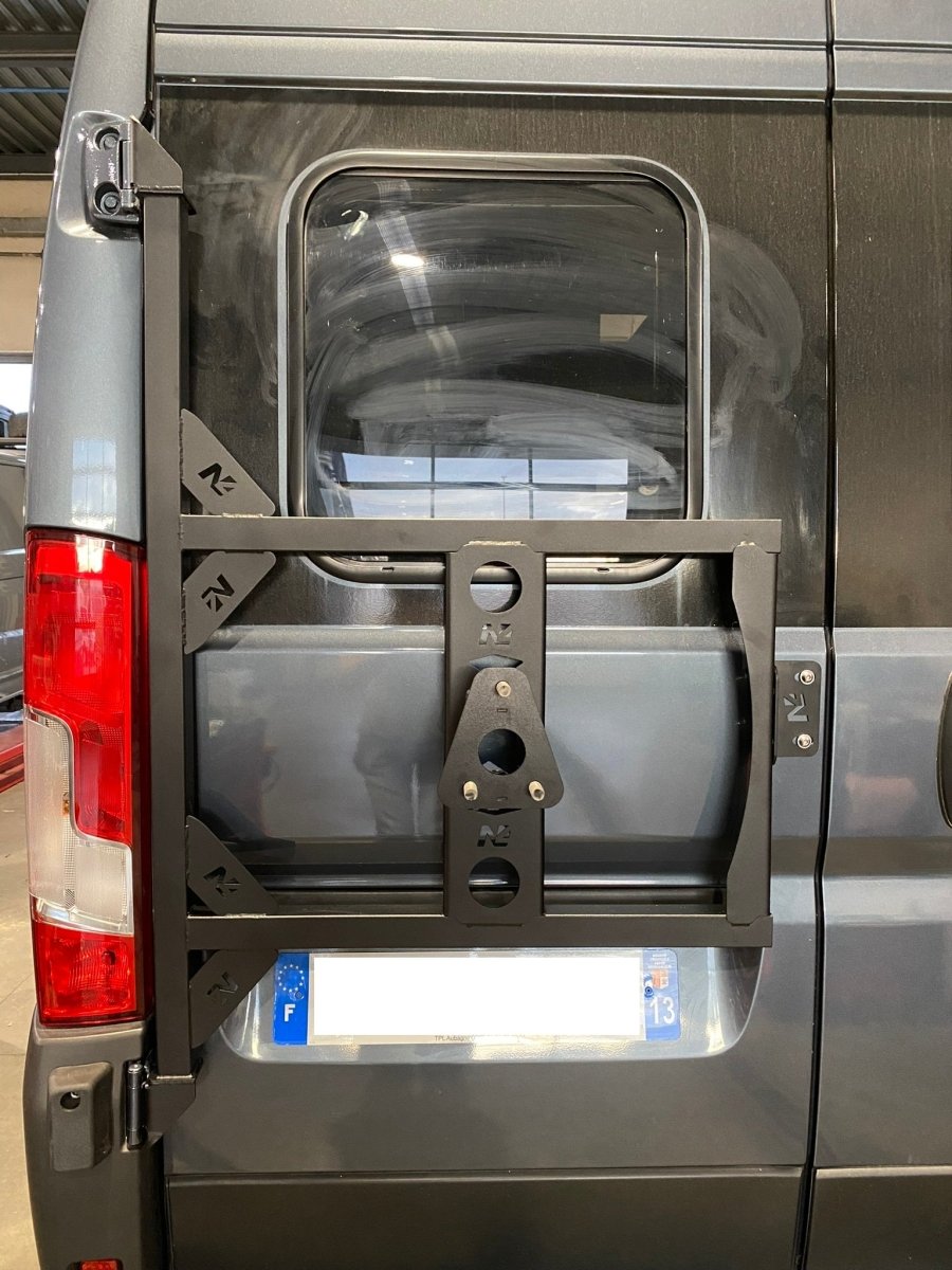 Porte roue de secours en inox sur porte arrière gauche Fiat Ducato-Campeo N4-Offroad - Fiat Ducato 2006+