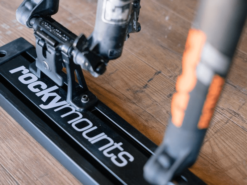 Rail de fixation vélo VanTrack 24" ROCKY MOUNTS - BYD Shark 2024+