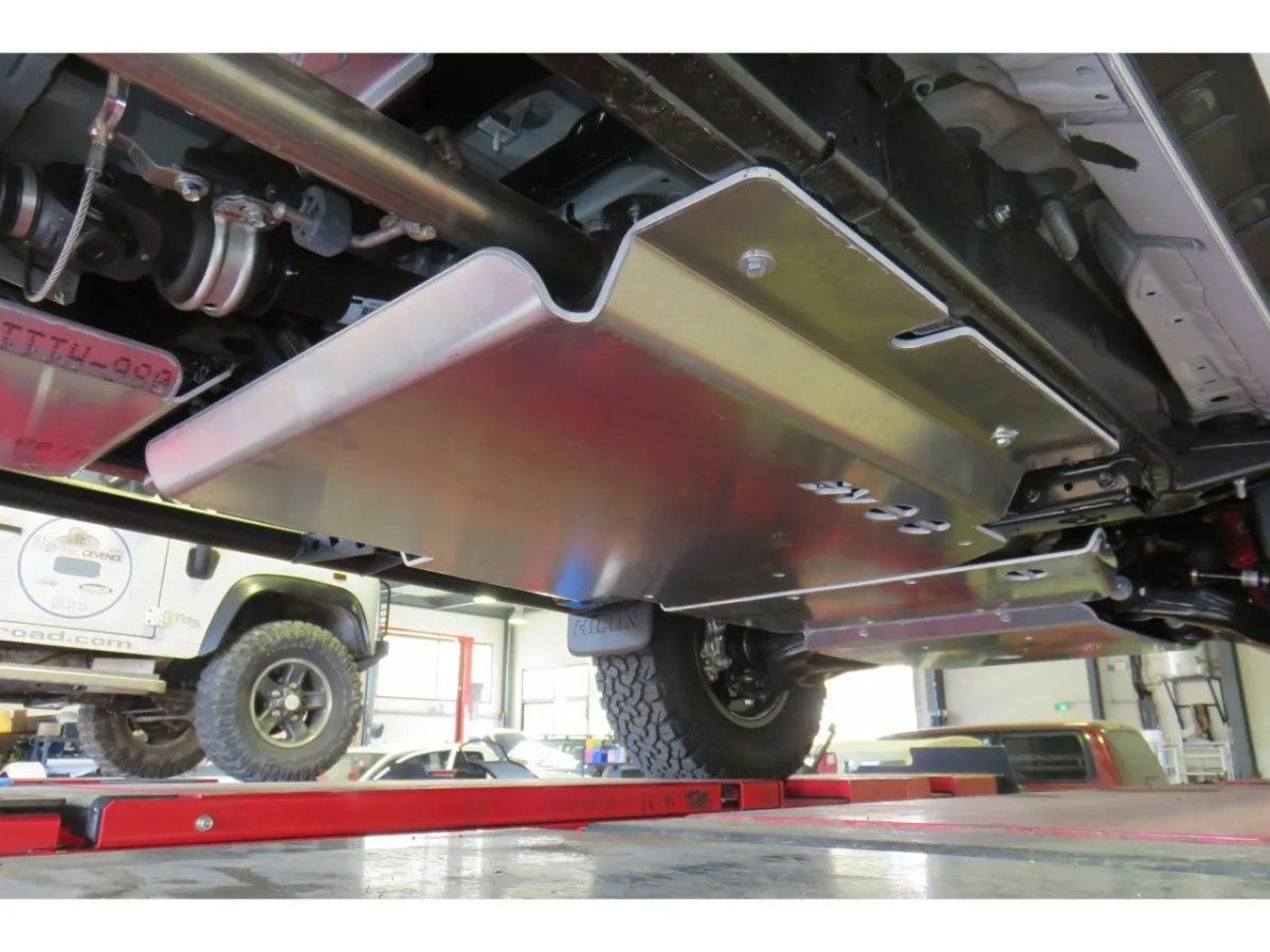 Blindage Transfert et AdBlue 8mm - Toyota Hilux Revo | N4 Offroad - Toyota Hilux 2016+